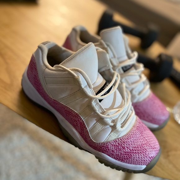 Girls JORDAN 11 Retro Low Snake - Picture 3 of 3